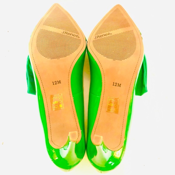 J Renee Grosgrain Ornament Bow Pump - Picture 11 of 13